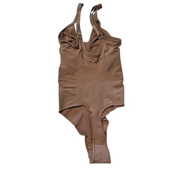 Skims Size L/XL Sculpting Thong Bodysuit Sienna Brown Shapewear Iconic NWT - Picture 3 of 10
